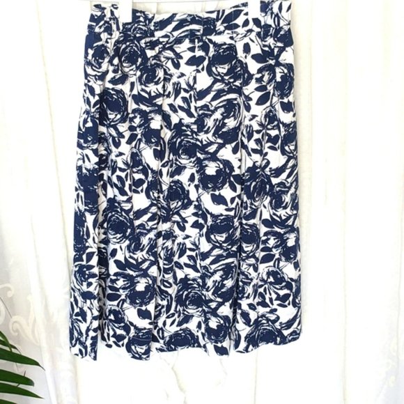 ON SALE TODAY HARP & DUBLIN  size 12/14 White & Navy blue Pleated Full Skirt - Picture 7 of 10